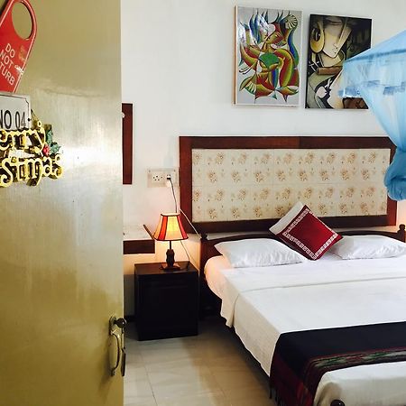 Holiday Nest Bed & Breakfast วัดดูวา ภายนอก รูปภาพ