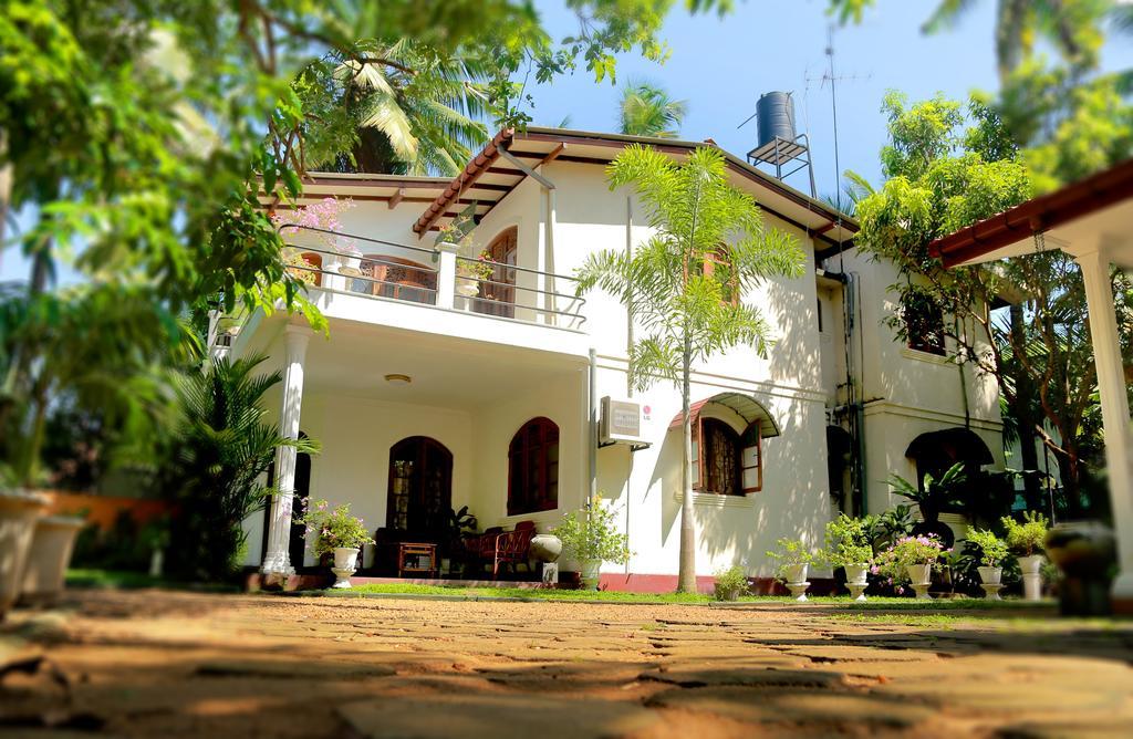 Holiday Nest Bed & Breakfast วัดดูวา ภายนอก รูปภาพ