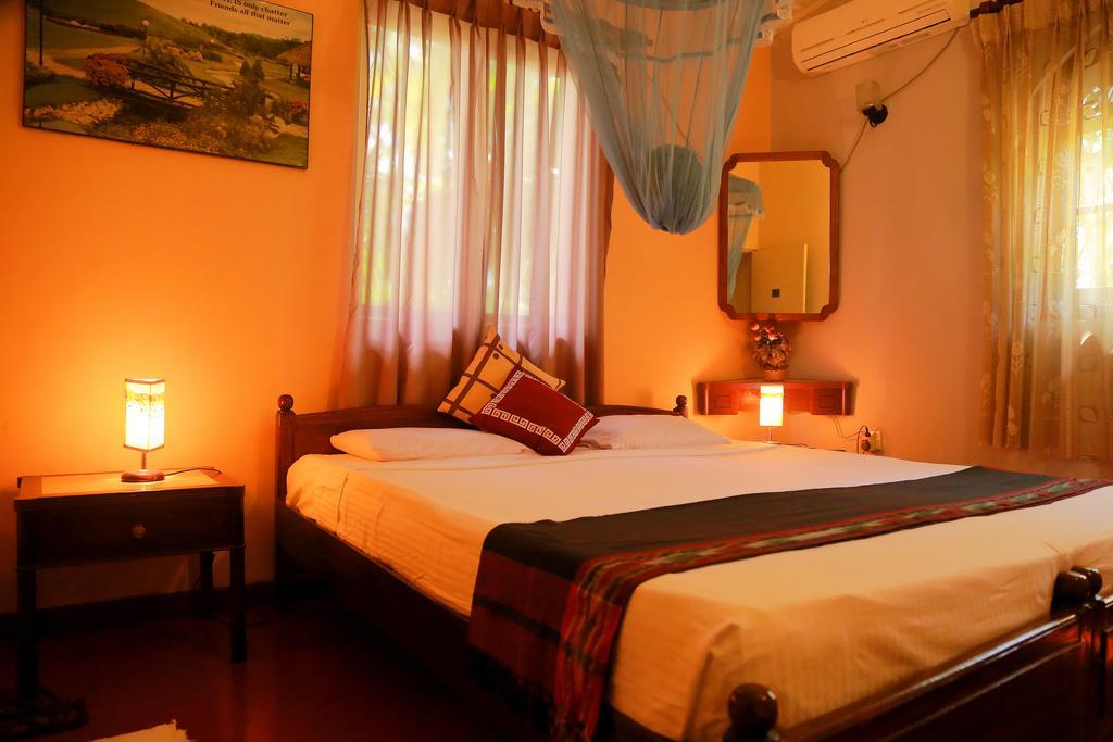 Holiday Nest Bed & Breakfast วัดดูวา ภายนอก รูปภาพ