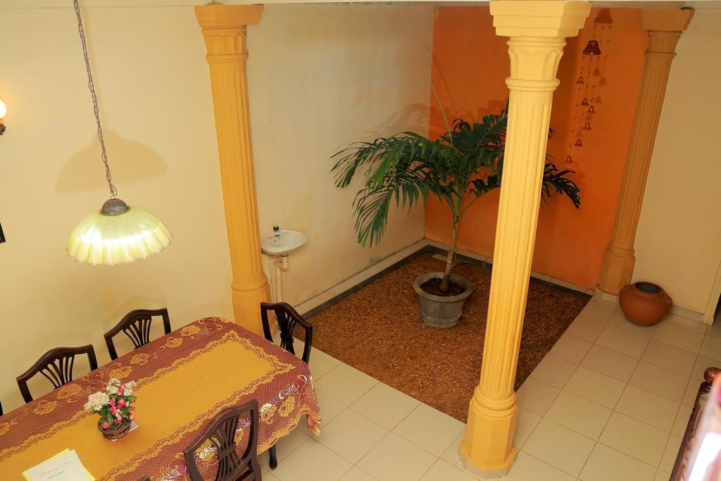 Holiday Nest Bed & Breakfast วัดดูวา ภายนอก รูปภาพ