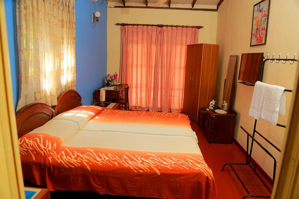 Holiday Nest Bed & Breakfast วัดดูวา ภายนอก รูปภาพ