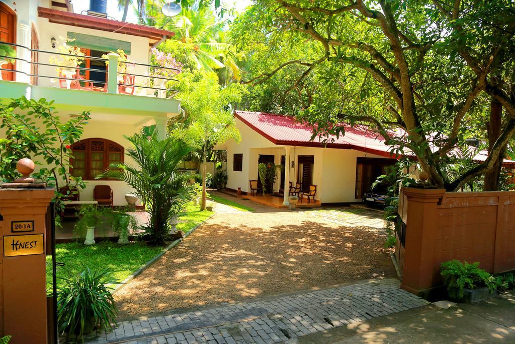 Holiday Nest Bed & Breakfast วัดดูวา ภายนอก รูปภาพ