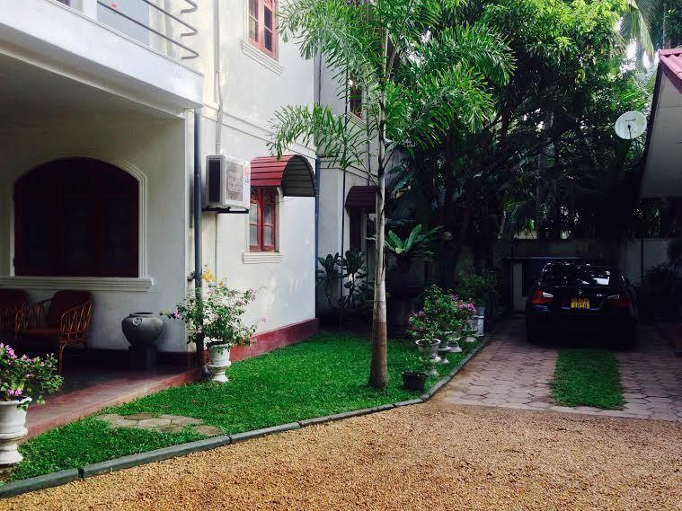 Holiday Nest Bed & Breakfast วัดดูวา ภายนอก รูปภาพ
