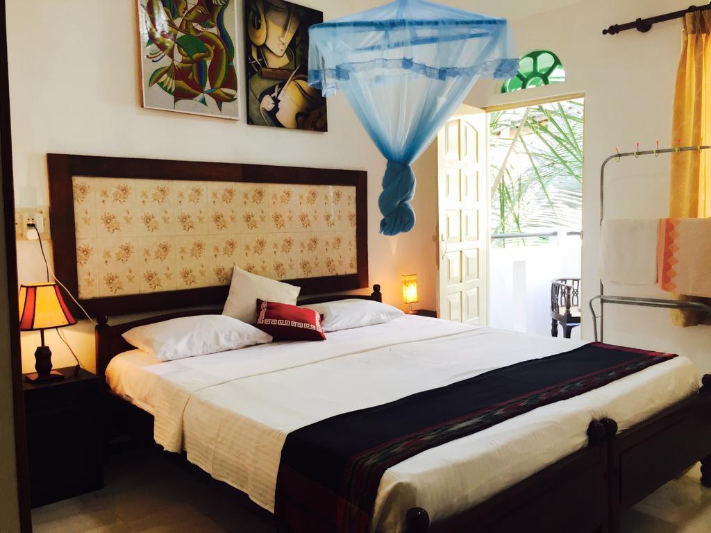 Holiday Nest Bed & Breakfast วัดดูวา ภายนอก รูปภาพ